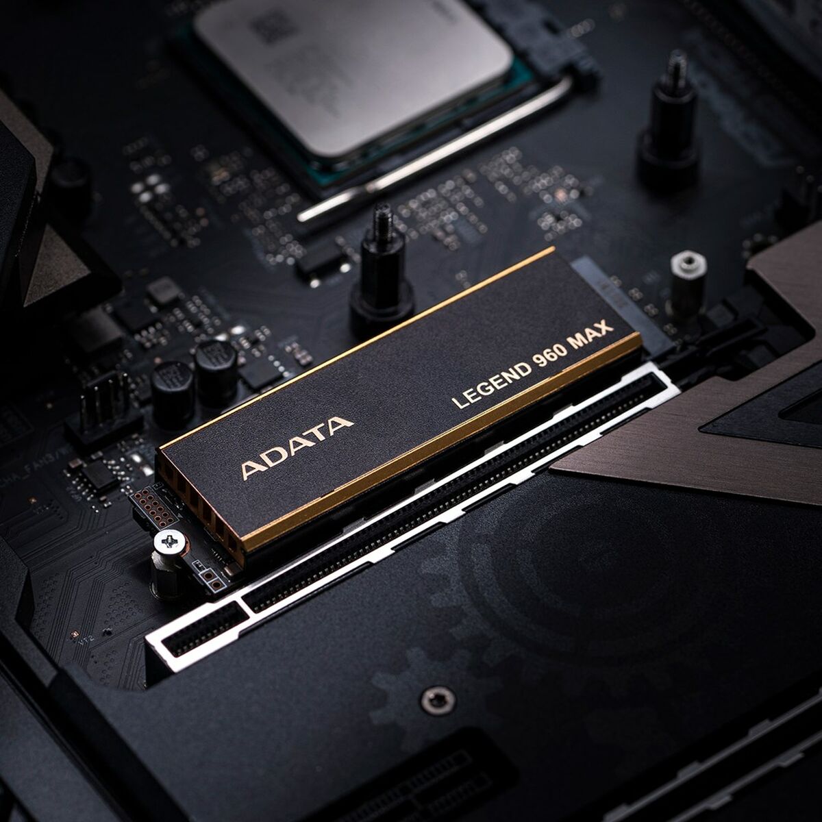 Твърд диск Adata LEGEND 960 MAX 4 TB SSD